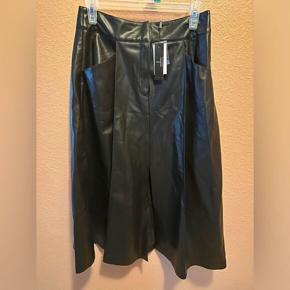 Tahari faux leather skirt - Picture 1 of 12